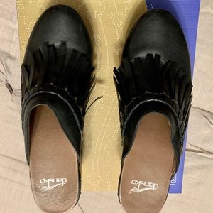 Excellent condition Dansko black leather mule sz40
